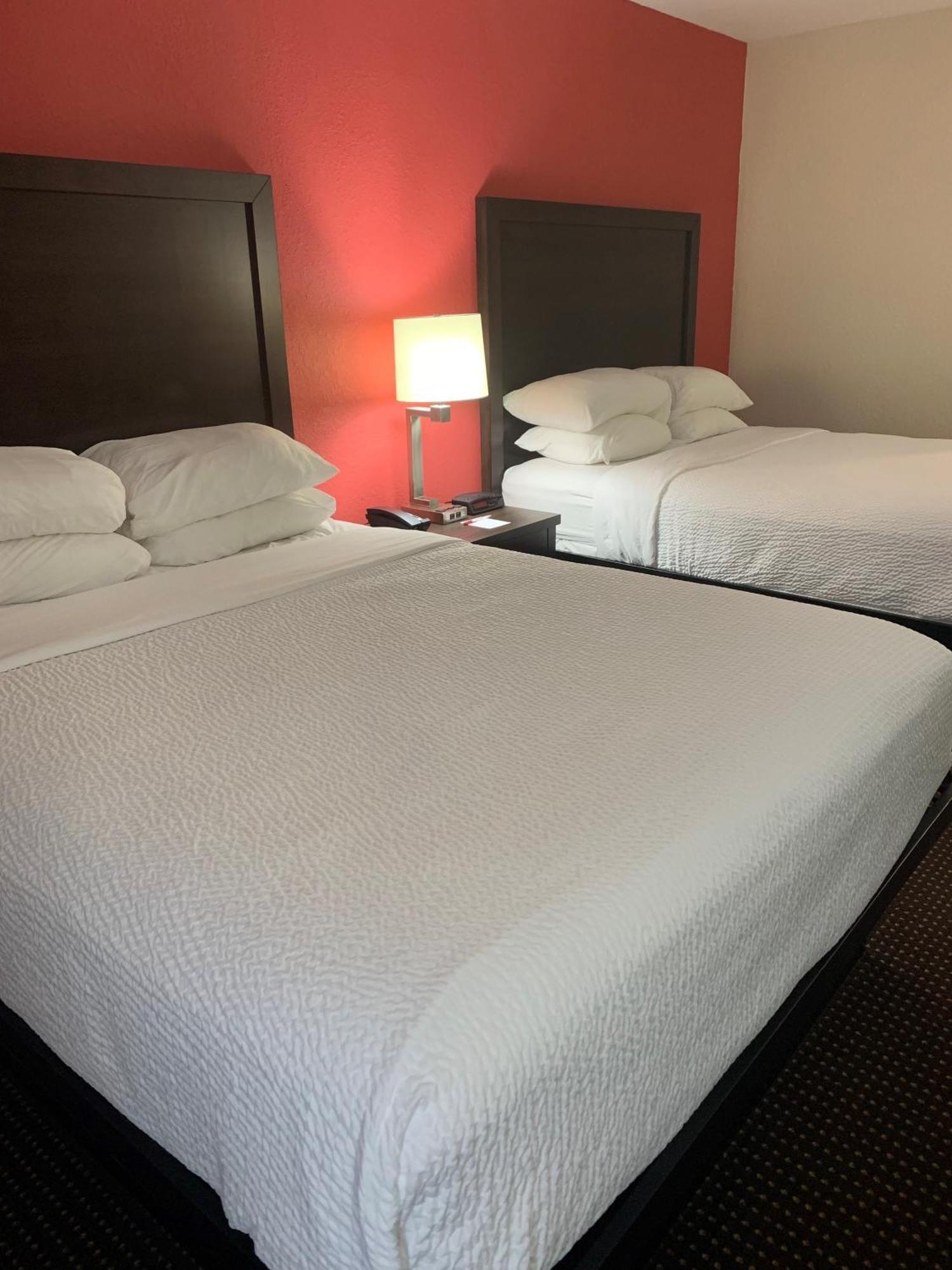 Ramada By Wyndham Hancock Waterfront Luaran gambar